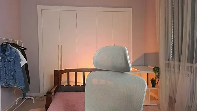 Snapshot of nikompell chatting on 03.23.25 nikompell online show from 03.23.25