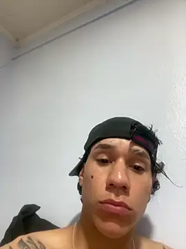 EduardoTitan97 online show from 10.21.25