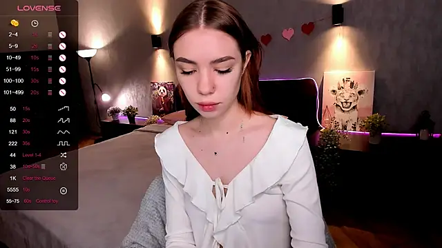 Snapshot of MilliBrown_ chatting on 09.12.25 MilliBrown online show from 09.12.25