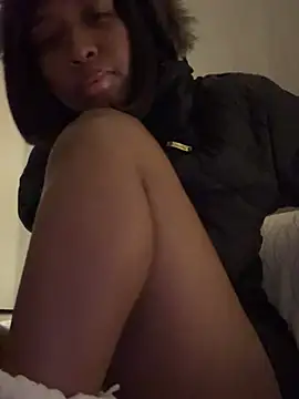 Snapshot of IamCrystal2 chatting on 12.29.24 IamCrystal2 online show from 12.29.24