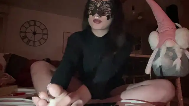 Snapshot of DominaCat75 chatting on 12.03.24 DominaCat75 online show from 12.03.24