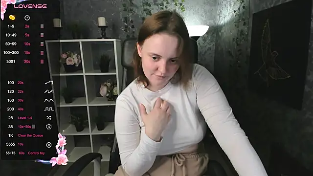 Snapshot of Lella_Ryann_ chatting on 02.05.25 Lella Ryann online show from 02.05.25