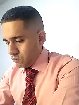 Snapshot of CRISTHIAN_GREY01 chatting on 01.22.25 CRISTHIAN GREY01 online show from 01.22.25