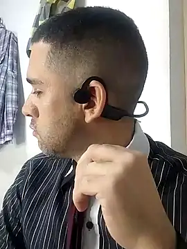 Snapshot of CRISTHIAN_GREY01 chatting on 01.24.25 CRISTHIAN GREY01 online show from 01.24.25