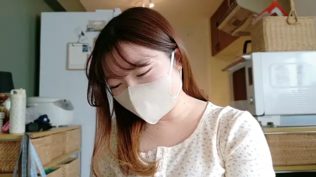 Snapshot of _Yui_ chatting on 10.03.25  Yui  online show from 10.03.25