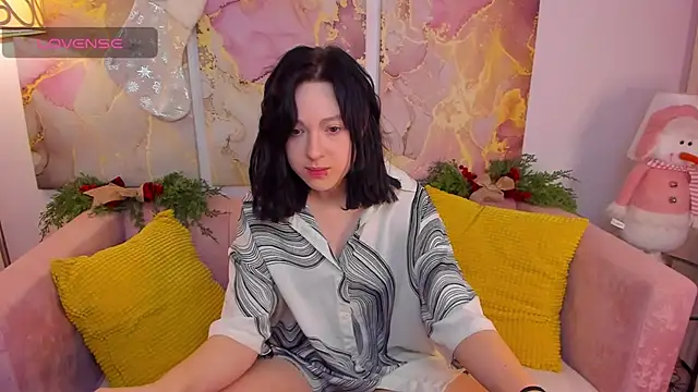 Snapshot of fiamoory chatting on 12.20.24 fiamoory online show from 12.20.24