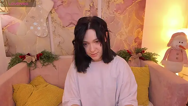 Snapshot of fiamoory chatting on 12.24.24 fiamoory online show from 12.24.24