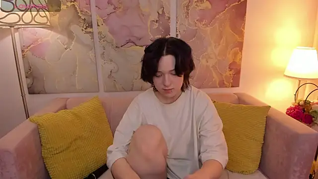 Snapshot of fiamoory chatting on 01.14.25 fiamoory online show from 01.14.25