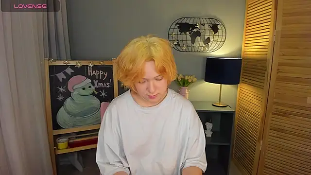 Snapshot of fiamoory chatting on 01.17.25 fiamoory online show from 01.17.25