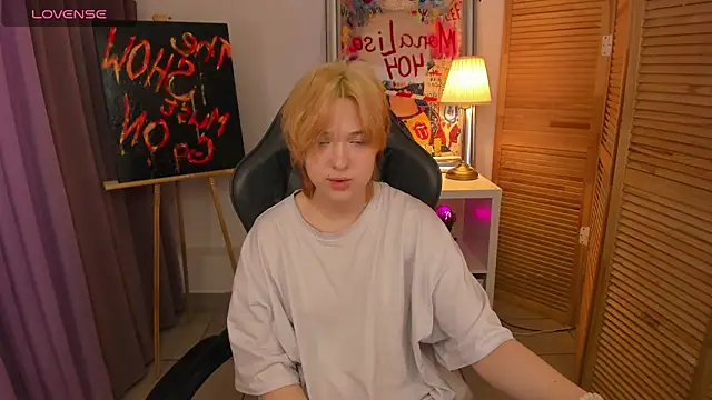 Snapshot of fiamoory chatting on 01.22.25 fiamoory online show from 01.22.25