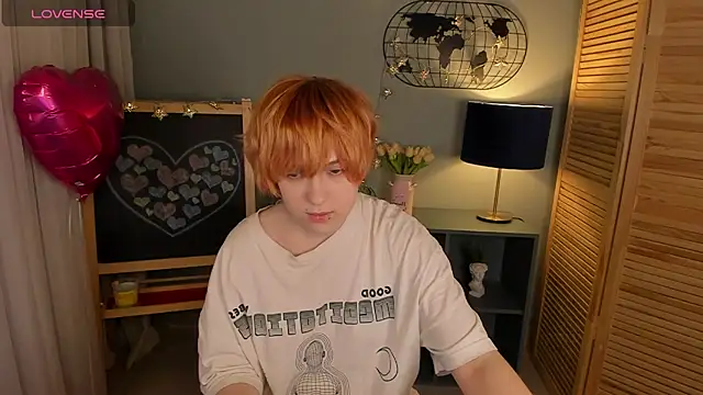 Snapshot of fiamoory chatting on 02.23.25 fiamoory online show from 02.23.25
