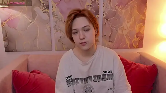Snapshot of fiamoory chatting on 03.10.25 fiamoory online show from 03.10.25