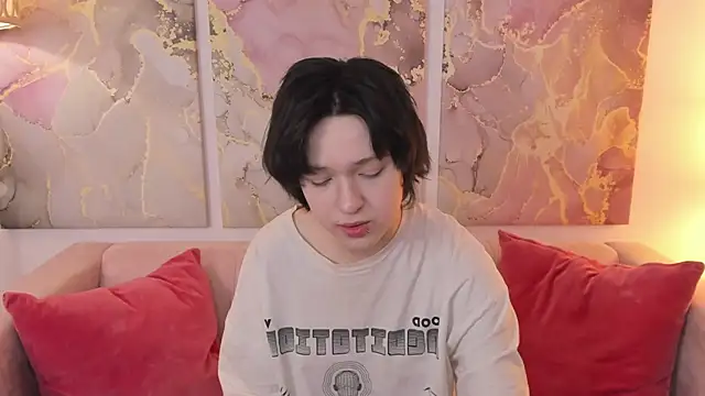 Snapshot of fiamoory chatting on 03.18.25 fiamoory online show from 03.18.25