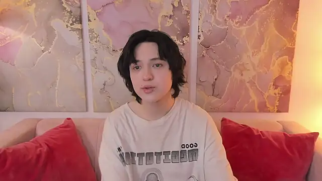 Snapshot of fiamoory chatting on 03.18.25 fiamoory online show from 03.18.25