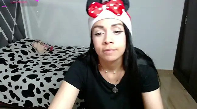 Snapshot of Amber_Lovely chatting on 12.18.24 Amber Lovely online show from 12.18.24