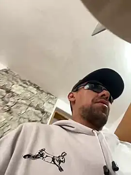 Snapshot of dantedesirexx chatting on 01.26.25 dantedesirexx online show from 01.26.25