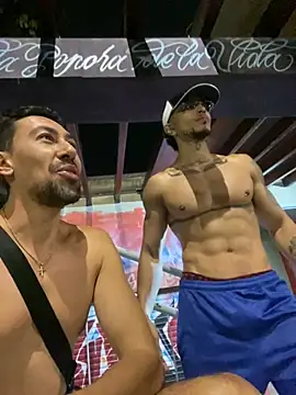 Snapshot of dantedesirexx chatting on 01.31.25 dantedesirexx online show from 01.31.25