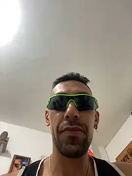 Snapshot of dantedesirexx chatting on 02.06.25 dantedesirexx online show from 02.06.25