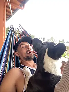 Snapshot of dantedesirexx chatting on 02.13.25 dantedesirexx online show from 02.13.25