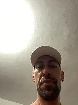 Snapshot of dantedesirexx chatting on 02.25.25 dantedesirexx online show from 02.25.25