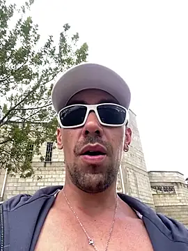 Snapshot of dantedesirexx chatting on 02.27.25 dantedesirexx online show from 02.27.25