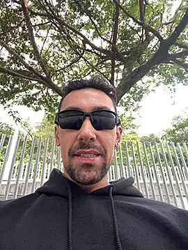 Snapshot of dantedesirexx chatting on 09.27.25 dantedesirexx online show from 09.27.25