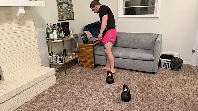 Snapshot of DaddydayDrinkzz chatting on 12.09.24 DaddydayDrinkzz online show from 12.09.24