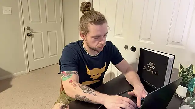 Snapshot of DaddydayDrinkzz chatting on 03.01.25 DaddydayDrinkzz online show from 03.01.25