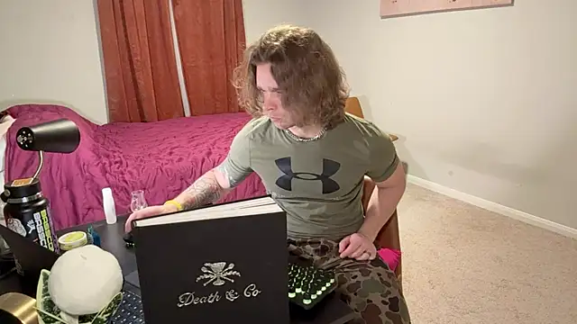 Snapshot of DaddydayDrinkzz chatting on 03.07.25 DaddydayDrinkzz online show from 03.07.25