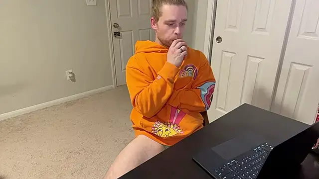 Snapshot of DaddydayDrinkzz chatting on 03.08.25 DaddydayDrinkzz online show from 03.08.25