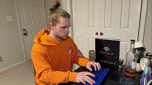 Snapshot of DaddydayDrinkzz chatting on 03.13.25 DaddydayDrinkzz online show from 03.13.25