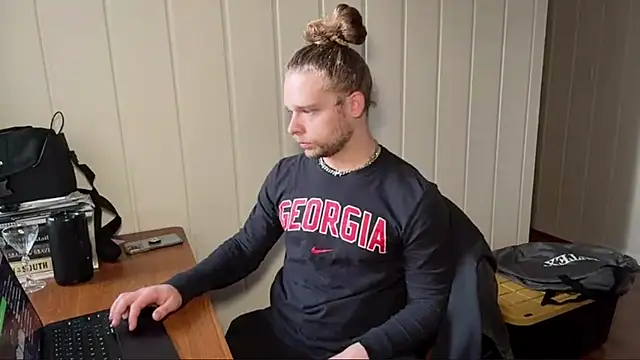 Snapshot of DaddydayDrinkzz chatting on 12.03.25 DaddydayDrinkzz online show from 12.03.25