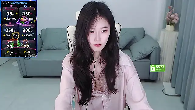 Snapshot of YiJin-a chatting on 03.02.25 YiJin-a online show from 03.02.25