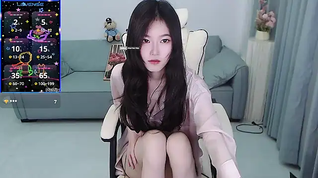Snapshot of YiJin-a chatting on 03.03.25 YiJin-a online show from 03.03.25
