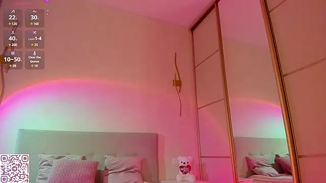 Snapshot of flora_off chatting on 02.17.25 flora off online show from 02.17.25