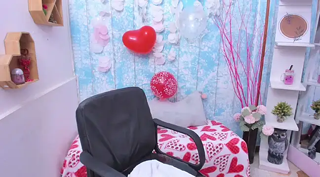 Snapshot of Diana_serna chatting on 02.14.25 Diana serna online show from 02.14.25