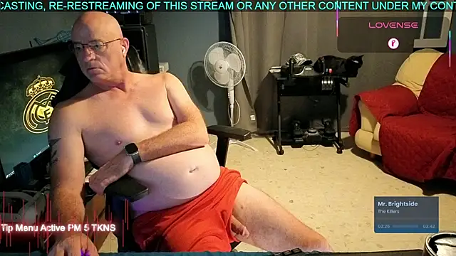 Snapshot of Pilot_Dave_69 chatting on 09.25.25 Pilot Dave 69 online show from 09.25.25