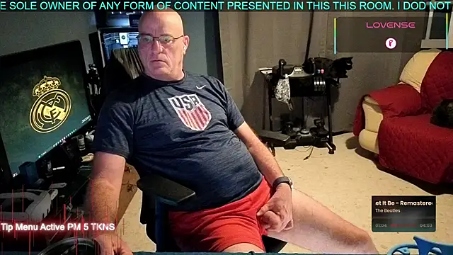 Snapshot of Pilot_Dave_69 chatting on 09.27.25 Pilot Dave 69 online show from 09.27.25