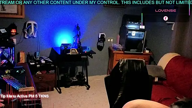 Snapshot of Pilot_Dave_69 chatting on 10.05.25 Pilot Dave 69 online show from 10.05.25