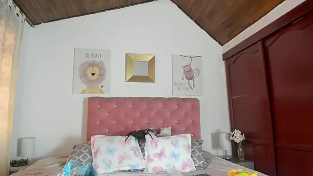 CelessteRedds online show from 10.14.25