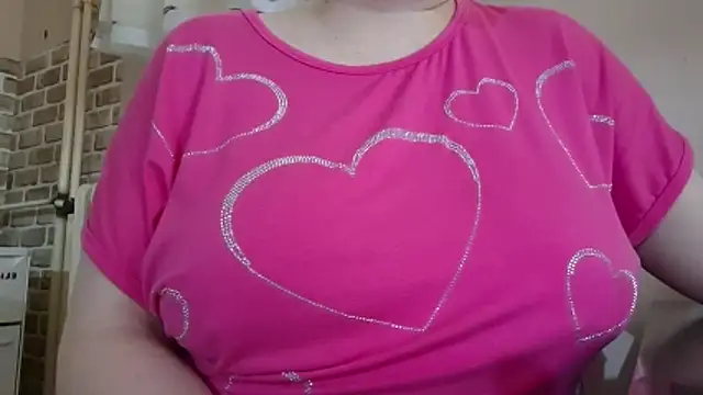 Snapshot of AalinnaK chatting on 11.08.25 AalinnaK online show from 11.08.25