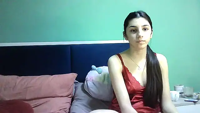 Snapshot of Ahotkittyxxx chatting on 12.29.24 Ahotkittyxxx online show from 12.29.24