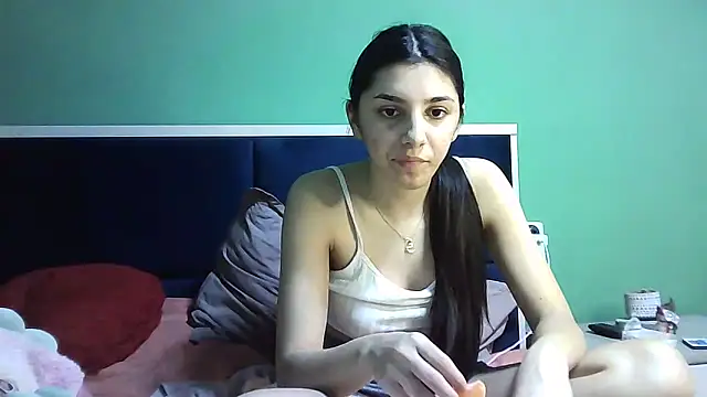 Snapshot of Ahotkittyxxx chatting on 01.06.25 Ahotkittyxxx online show from 01.06.25