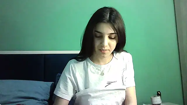 Snapshot of Ahotkittyxxx chatting on 01.14.25 Ahotkittyxxx online show from 01.14.25