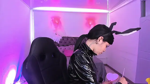 AuroraDiaz online show from 10.31.25