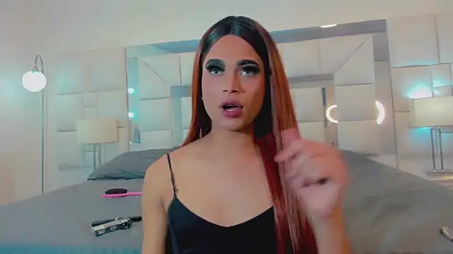 Hellen moons   online show from 01.16.25