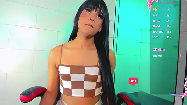 Hellen moons   online show from 01.17.25