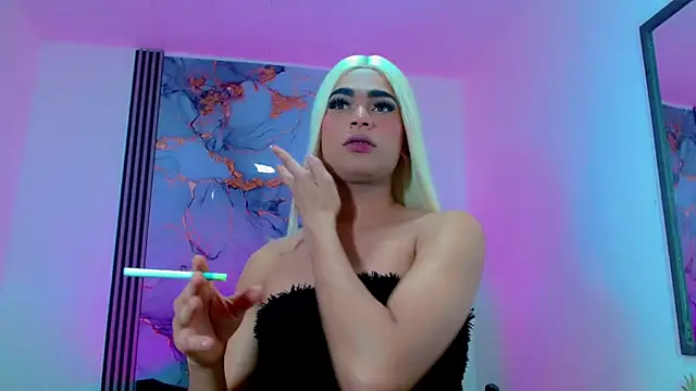 Hellen moons   online show from 03.20.25