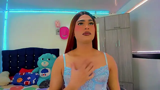 Hellen moons   online show from 10.04.25