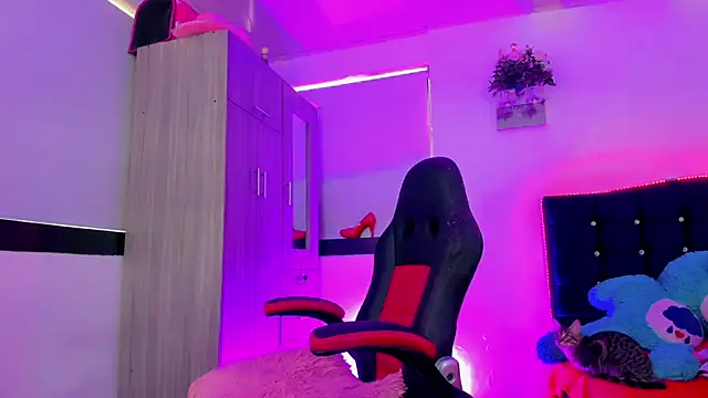 Hellen moons   online show from 11.11.25